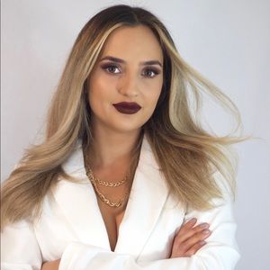 Meet your Posher, Mara